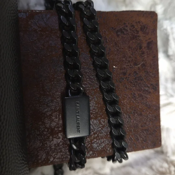 Yves Saint Laurent Black Leather Shoulder Bag - Picture 8 of 9